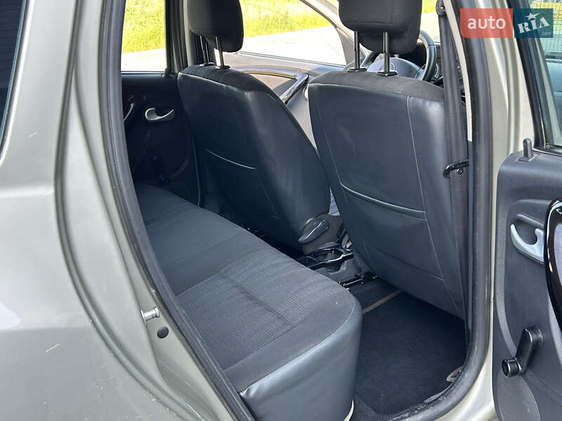 Позашляховик / Кросовер Renault Duster 2011 в Івано-Франківську