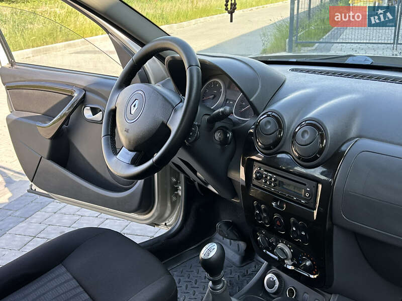 Позашляховик / Кросовер Renault Duster 2011 в Івано-Франківську