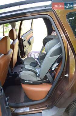 Внедорожник / Кроссовер Renault Duster 2013 в 