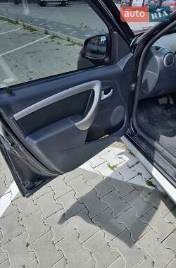 Внедорожник / Кроссовер Renault Duster 2013 в 