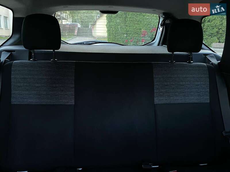 Внедорожник / Кроссовер Renault Duster 2012 в Кременце