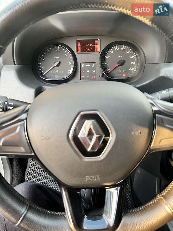 Позашляховик / Кросовер Renault Duster 2014 в Дніпрі фото 9 Позашляховик / Кросовер Renault Duster 2014 в Дніпрі
