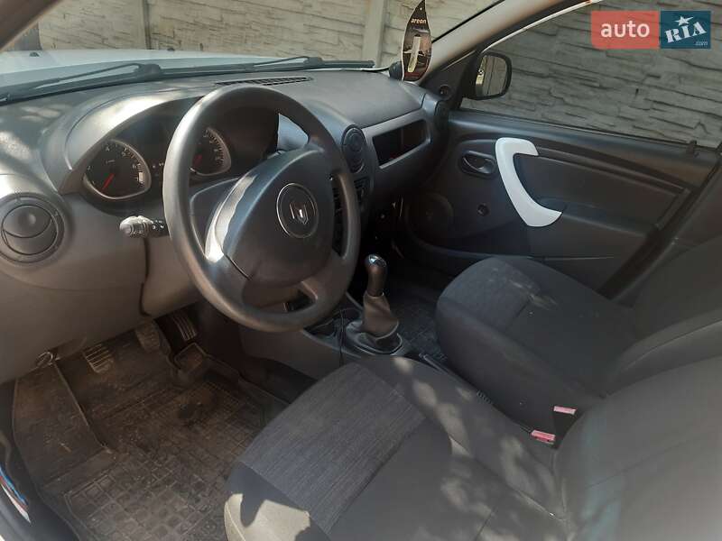 Внедорожник / Кроссовер Renault Duster 2010 в 