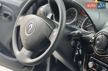 Позашляховик / Кросовер Renault Duster 2011 в 