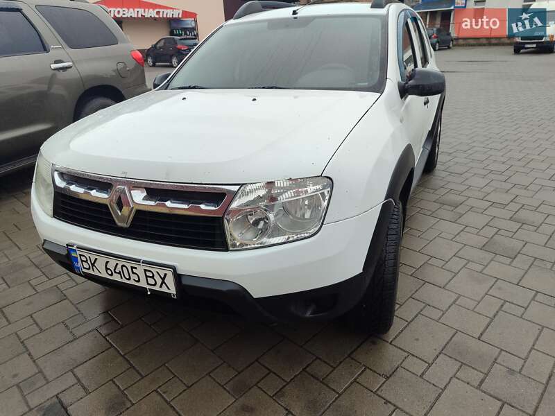 Внедорожник / Кроссовер Renault Duster 2012 в Сарнах