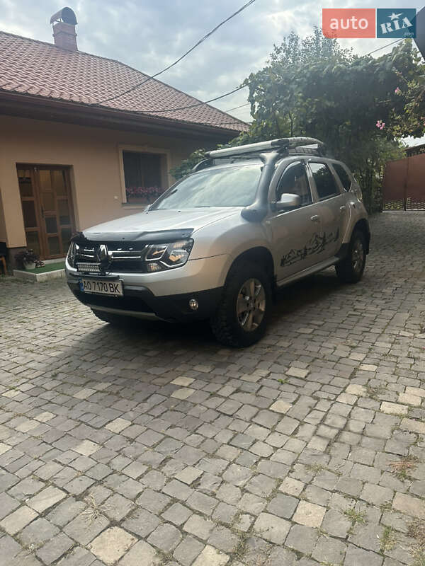 Внедорожник / Кроссовер Renault Duster 2016 в Сваляве