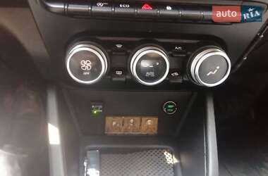 Позашляховик / Кросовер Renault Duster 2020 в 