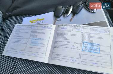 Внедорожник / Кроссовер Renault Duster 2011 в 