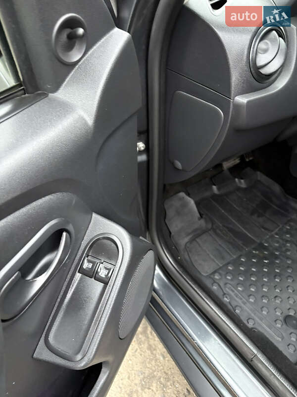 Позашляховик / Кросовер Renault Duster 2017 в Кельменцях фото 18 Позашляховик / Кросовер Renault Duster 2017 в Кельменцях