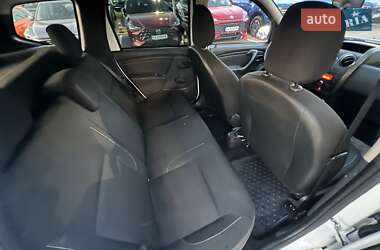 Позашляховик / Кросовер Renault Duster 2016 в  фото 16 Позашляховик / Кросовер Renault Duster 2016 в