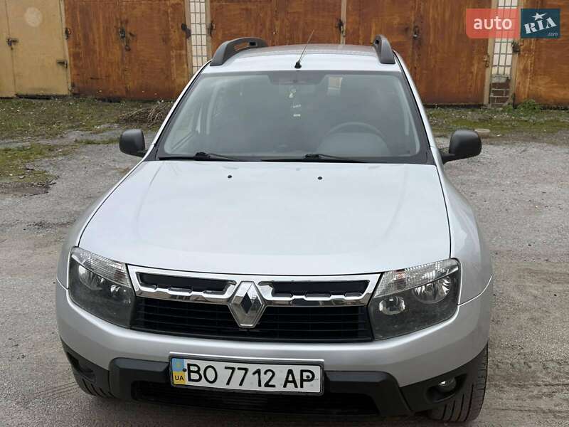 Внедорожник / Кроссовер Renault Duster 2010 в 