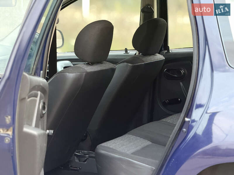 Внедорожник / Кроссовер Renault Duster 2010 в Мене