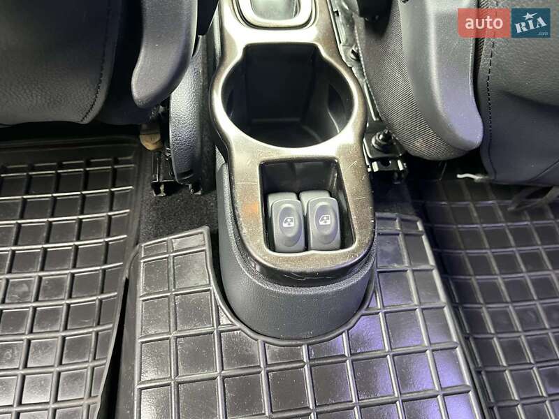 Внедорожник / Кроссовер Renault Duster 2011 в Белой Церкви фото 3 Внедорожник / Кроссовер Renault Duster 2011 в Белой Церкви
