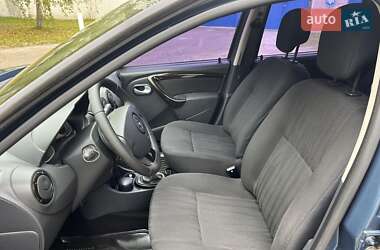 Позашляховик / Кросовер Renault Duster 2011 в 