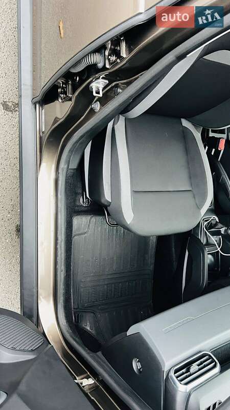 Внедорожник / Кроссовер Renault Duster 2020 в Киеве фото 62 Внедорожник / Кроссовер Renault Duster 2020 в Киеве