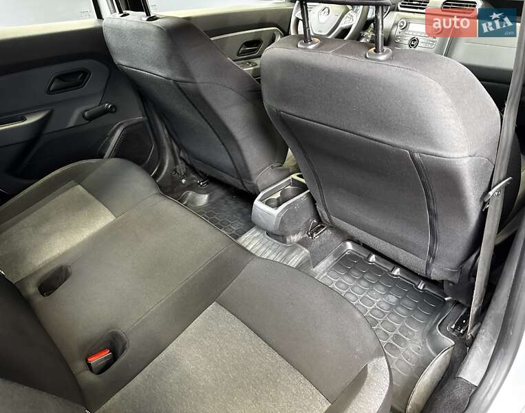 Позашляховик / Кросовер Renault Duster 2021 в Києві фото 35 Позашляховик / Кросовер Renault Duster 2021 в Києві