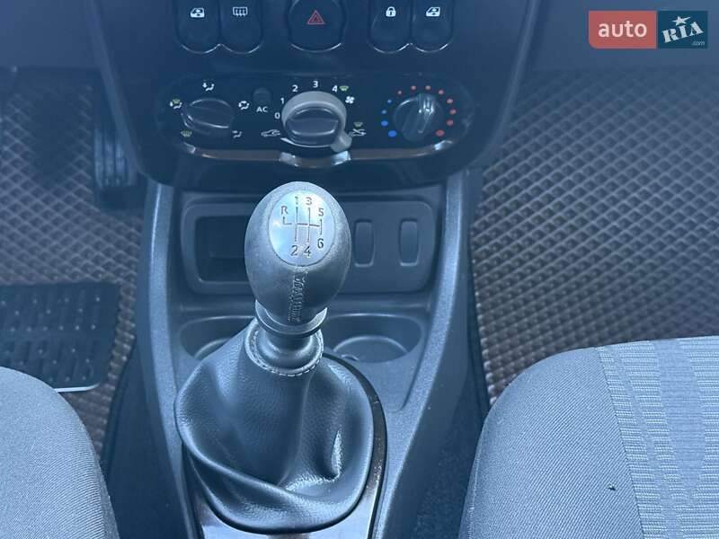 Внедорожник / Кроссовер Renault Duster 2010 в Борисполе фото 69 Внедорожник / Кроссовер Renault Duster 2010 в Борисполе