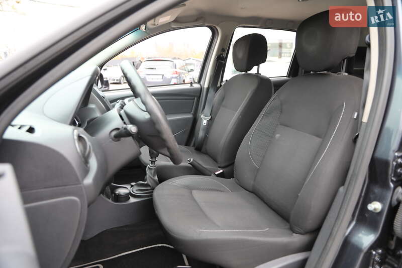 Внедорожник / Кроссовер Renault Duster 2016 в Харькове фото 7 Внедорожник / Кроссовер Renault Duster 2016 в Харькове