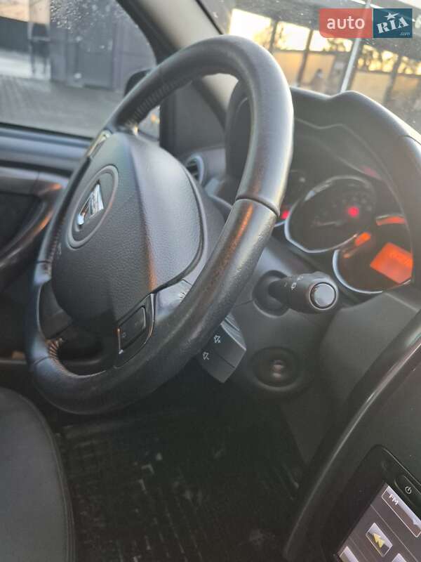 Внедорожник / Кроссовер Renault Duster 2015 в Киеве