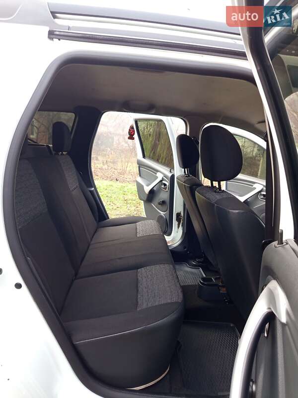 Внедорожник / Кроссовер Renault Duster 2012 в Славянске фото 4 Внедорожник / Кроссовер Renault Duster 2012 в Славянске