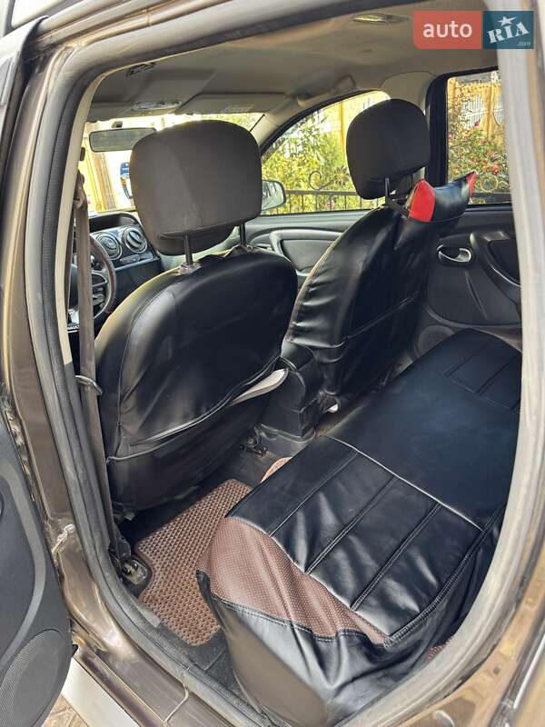 Внедорожник / Кроссовер Renault Duster 2017 в Вознесенске