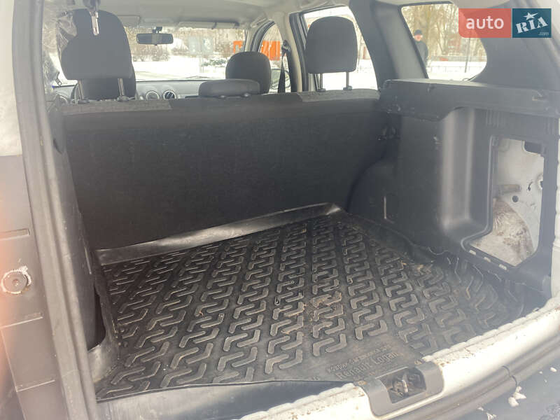 Внедорожник / Кроссовер Renault Duster 2011 в Славутиче фото 17 Внедорожник / Кроссовер Renault Duster 2011 в Славутиче