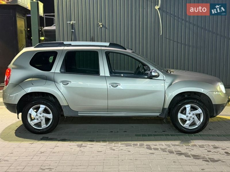 Внедорожник / Кроссовер Renault Duster 2012 в Софиевской Борщаговке