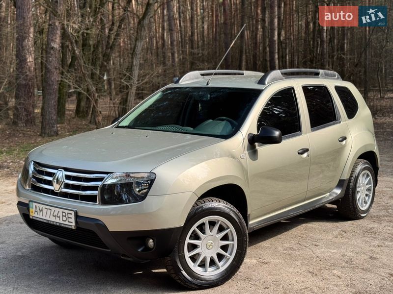 Внедорожник / Кроссовер Renault Duster 2014 в Киеве