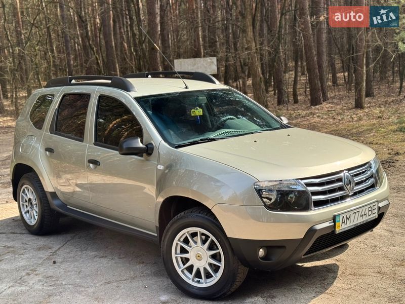 Внедорожник / Кроссовер Renault Duster 2014 в Киеве