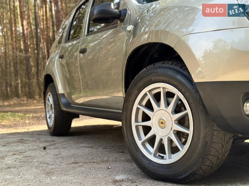 Внедорожник / Кроссовер Renault Duster 2014 в Киеве