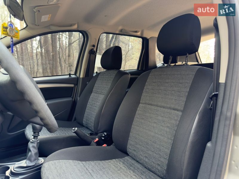 Внедорожник / Кроссовер Renault Duster 2014 в Киеве