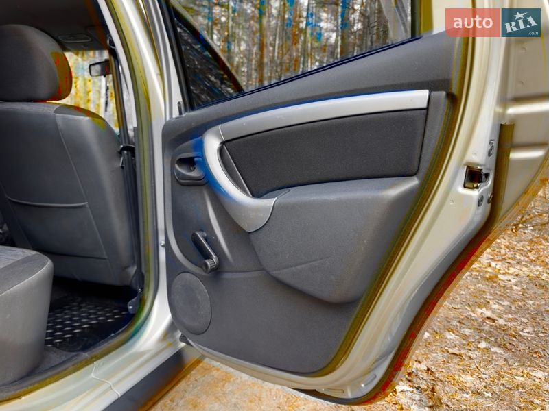 Внедорожник / Кроссовер Renault Duster 2014 в Киеве