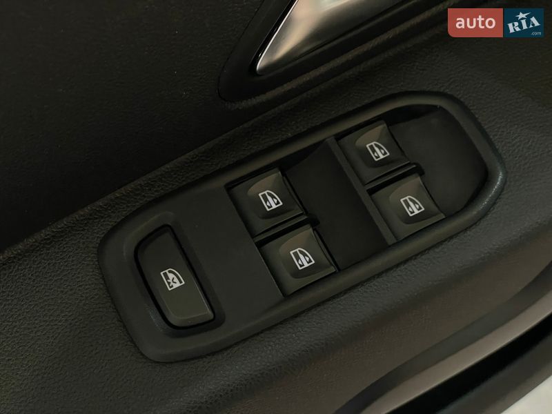 Внедорожник / Кроссовер Renault Duster 2018 в Одессе фото 14 Внедорожник / Кроссовер Renault Duster 2018 в Одессе