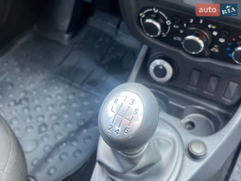 Внедорожник / Кроссовер Renault Duster 2016 в Киеве фото 16 Внедорожник / Кроссовер Renault Duster 2016 в Киеве