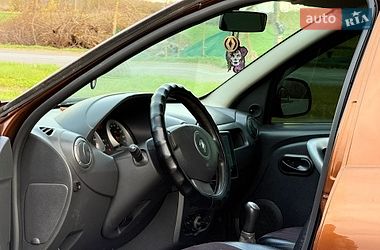 Внедорожник / Кроссовер Renault Duster 2010 в Мене