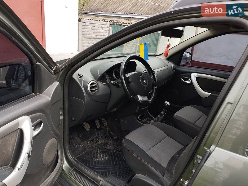 Внедорожник / Кроссовер Renault Duster 2013 в Оржице