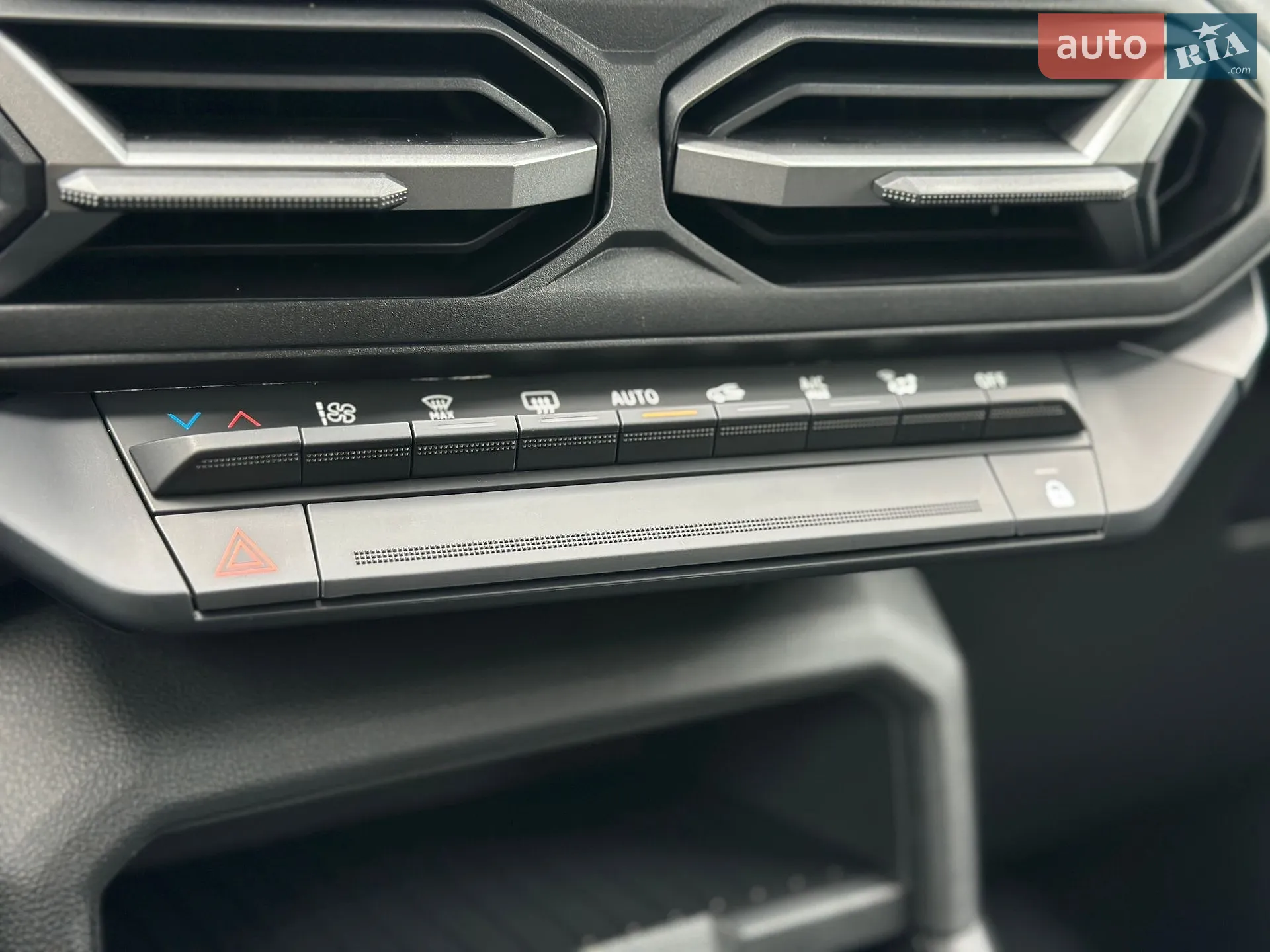2024 Renault Duster - мініатюра 32