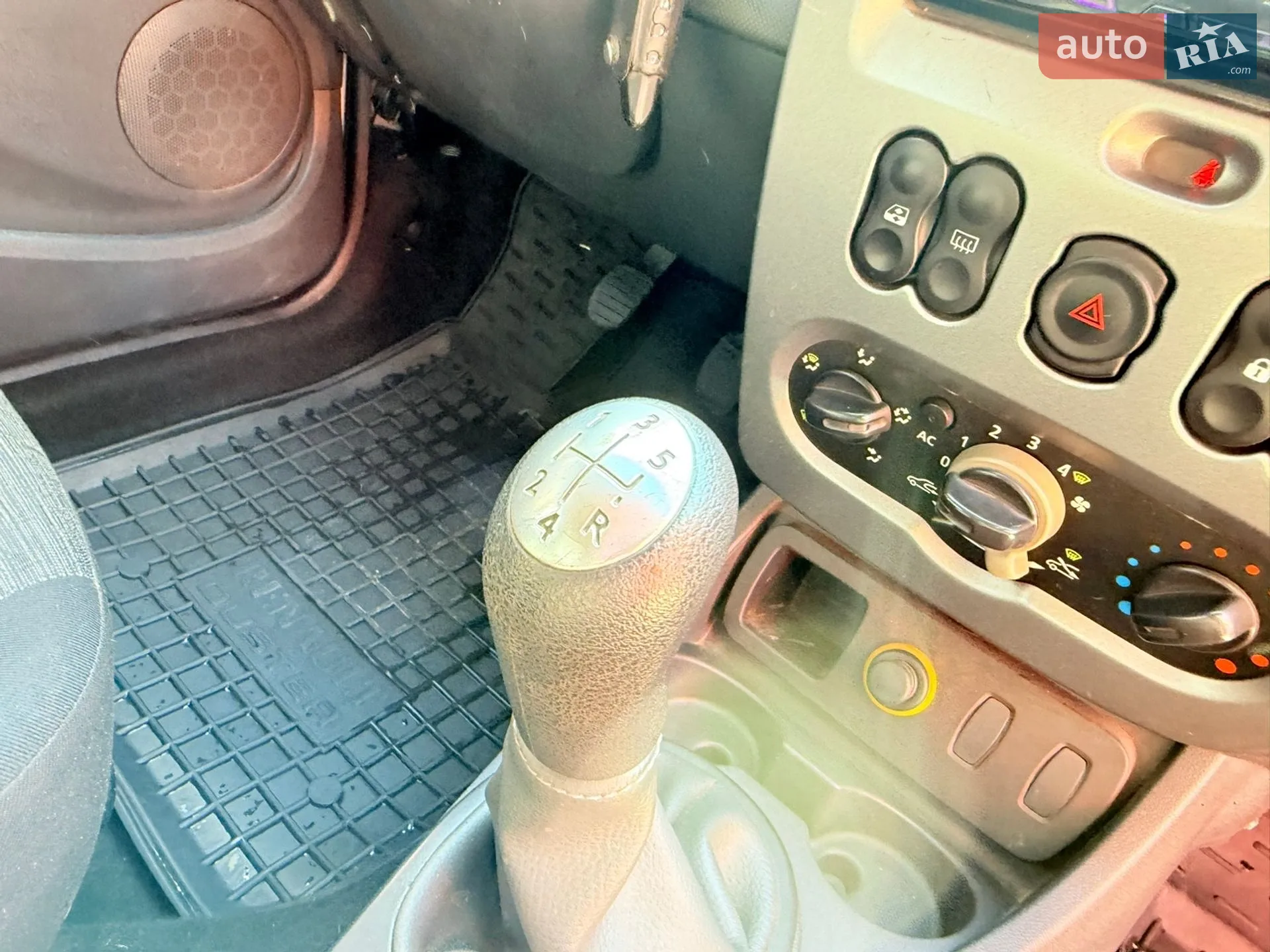 2010 Renault Duster - мініатюра 6