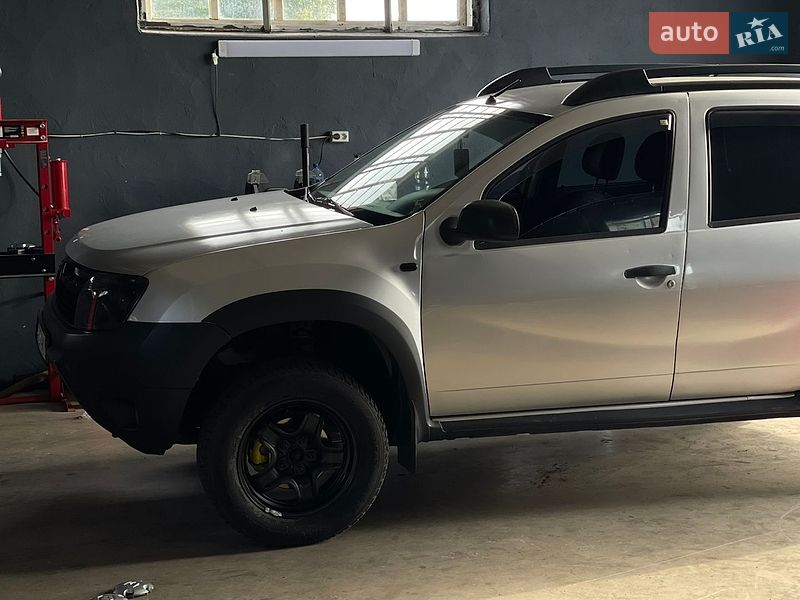 Внедорожник / Кроссовер Renault Duster 2011 в Черкассах