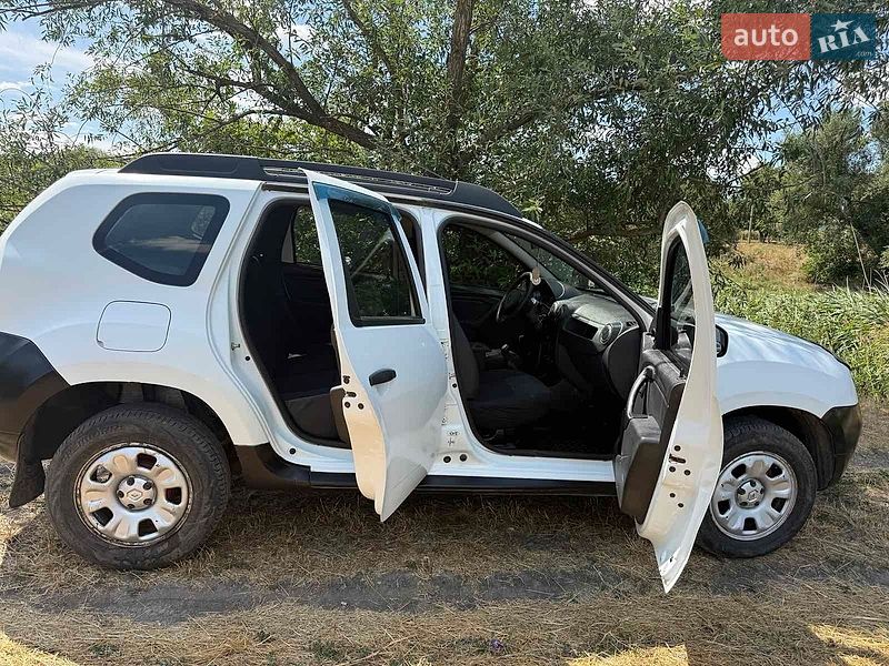 Внедорожник / Кроссовер Renault Duster 2013 в Саврани