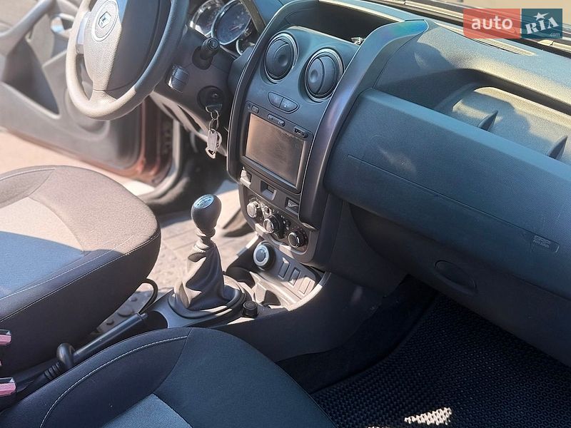 Внедорожник / Кроссовер Renault Duster 2017 в Гатном
