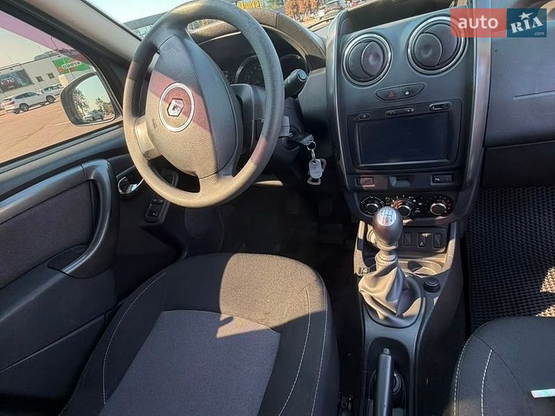 Внедорожник / Кроссовер Renault Duster 2017 в Гатном