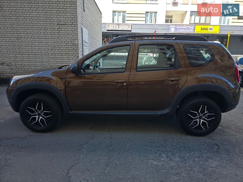 Внедорожник / Кроссовер Renault Duster 2012 в Вишневом