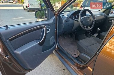 Внедорожник / Кроссовер Renault Duster 2012 в Вишневом