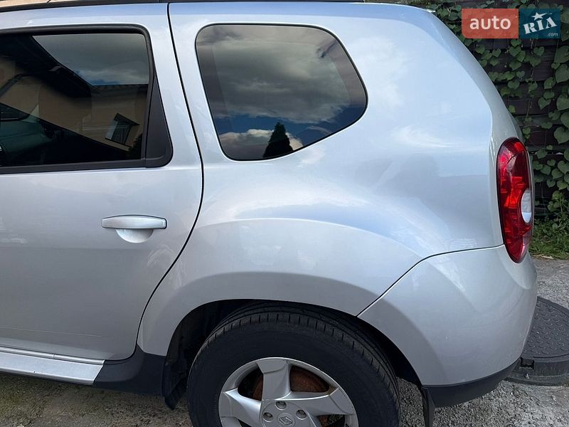 Позашляховик / Кросовер Renault Duster 2011 в Києві