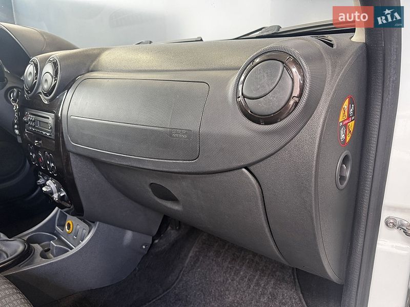 Внедорожник / Кроссовер Renault Duster 2011 в Киеве