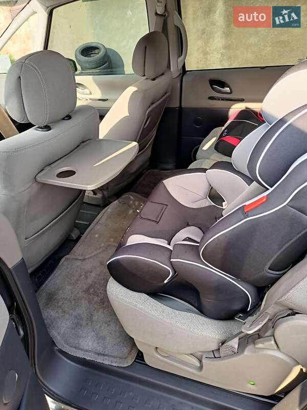 Минивэн Renault Espace 2004 в Калуше