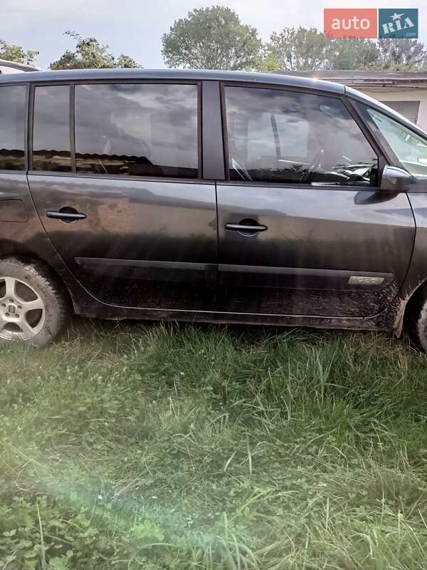 Минивэн Renault Espace 2004 в Калуше
