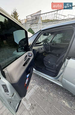 Минивэн Renault Espace 2003 в 