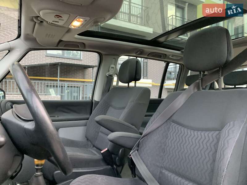 Минивэн Renault Espace 2006 в Жовкве